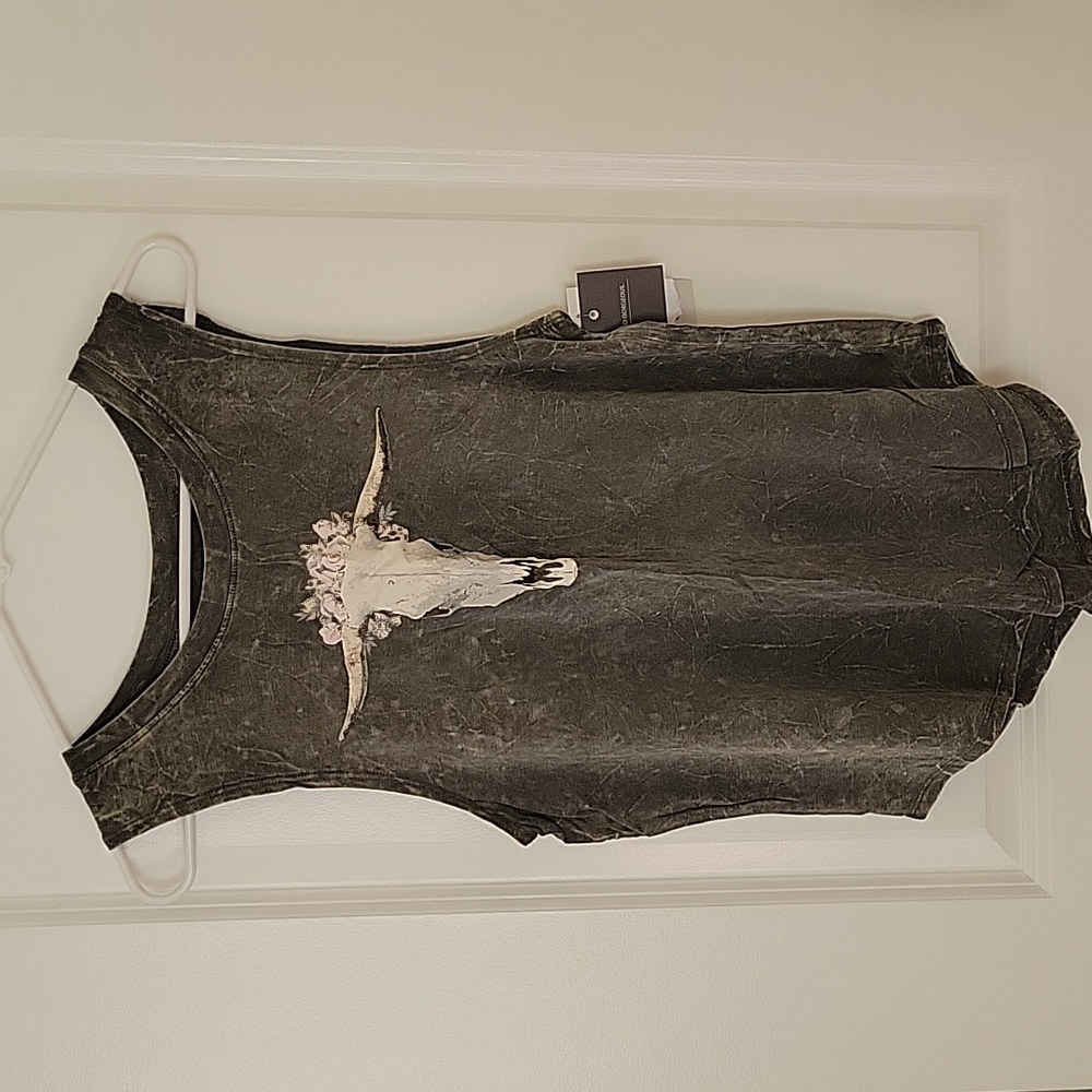 NWT Longhorn Skull Tank Size Medium